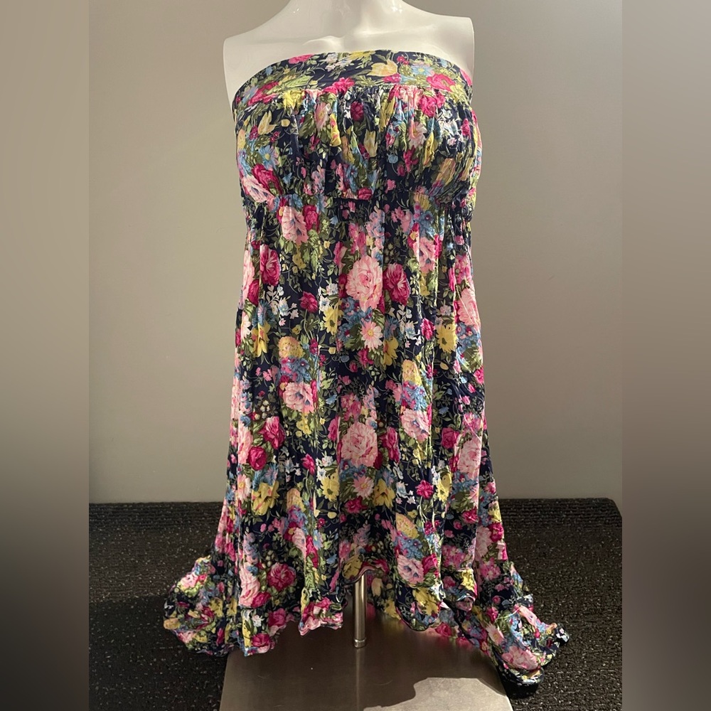 Ethereal dark floral hi low hem strapless dress torrid sz 0 whimsical romantic